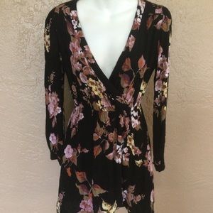 Lulu’s Black Bold Modern Floral Dress XS Deep V